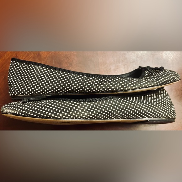 Pre-loved Talbots black and white polka dot ballet flats with bow - Size 7.5M - Picture 4 of 6